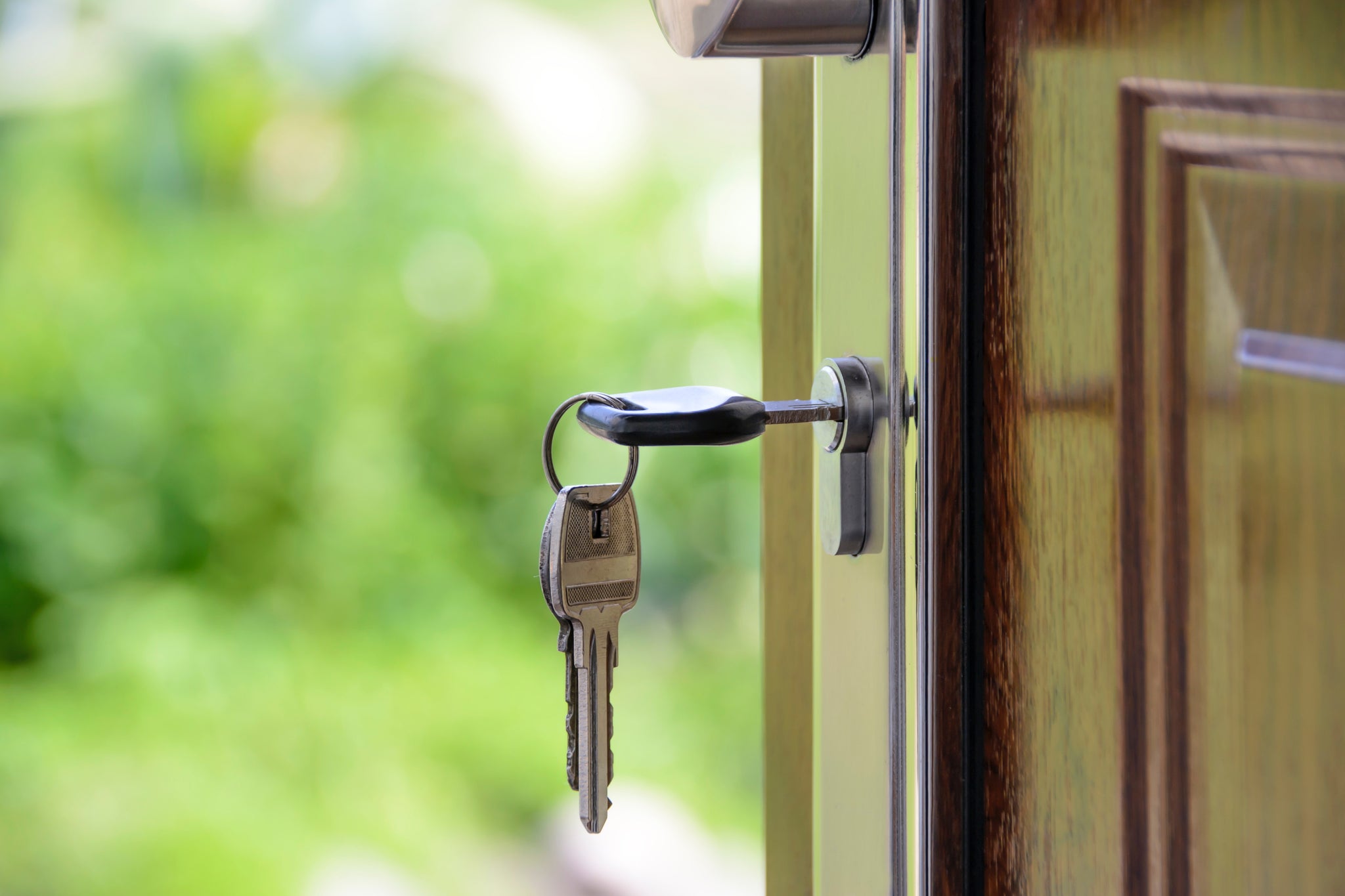 iblinds Chief Technology Officer Eric Barnett shares his top 5 smart home security tips